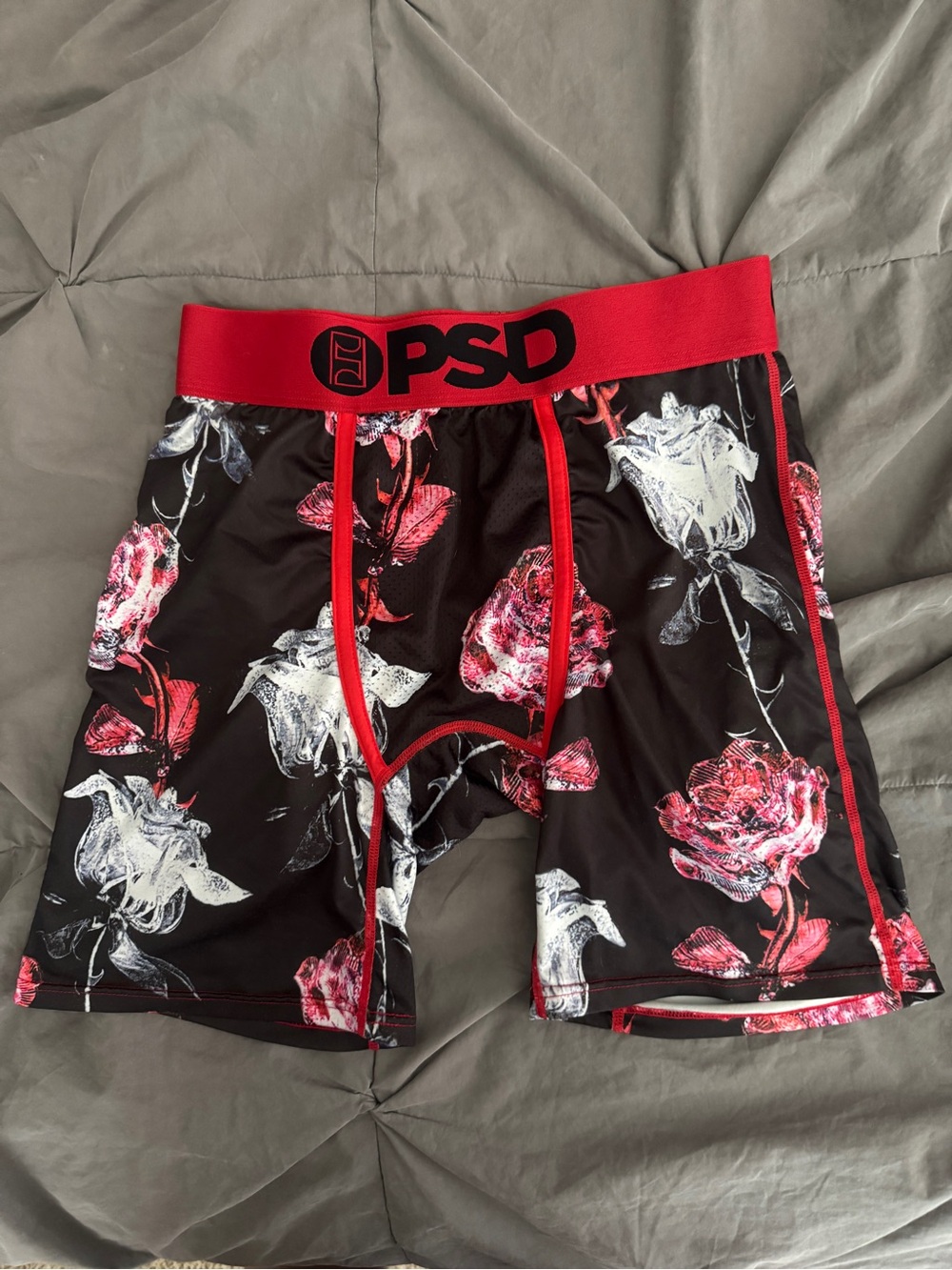 PSD Men’s Small Red & White Floral Black Boxer Briefs🥀🤍